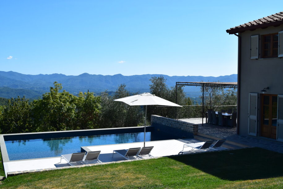 VLB-Pool-and-Umbrella